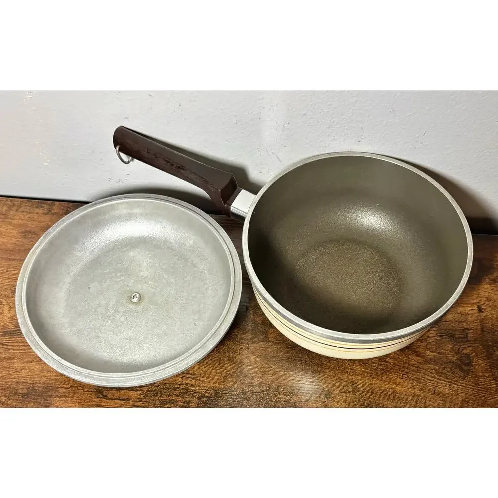 Vintage Regal Ware White Cast Aluminum 3 QT Large Striped Saucepan with Lid